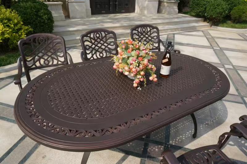 Cast Aluminum vs. Aluminum Patio Furniture: A Comprehensive Comparison